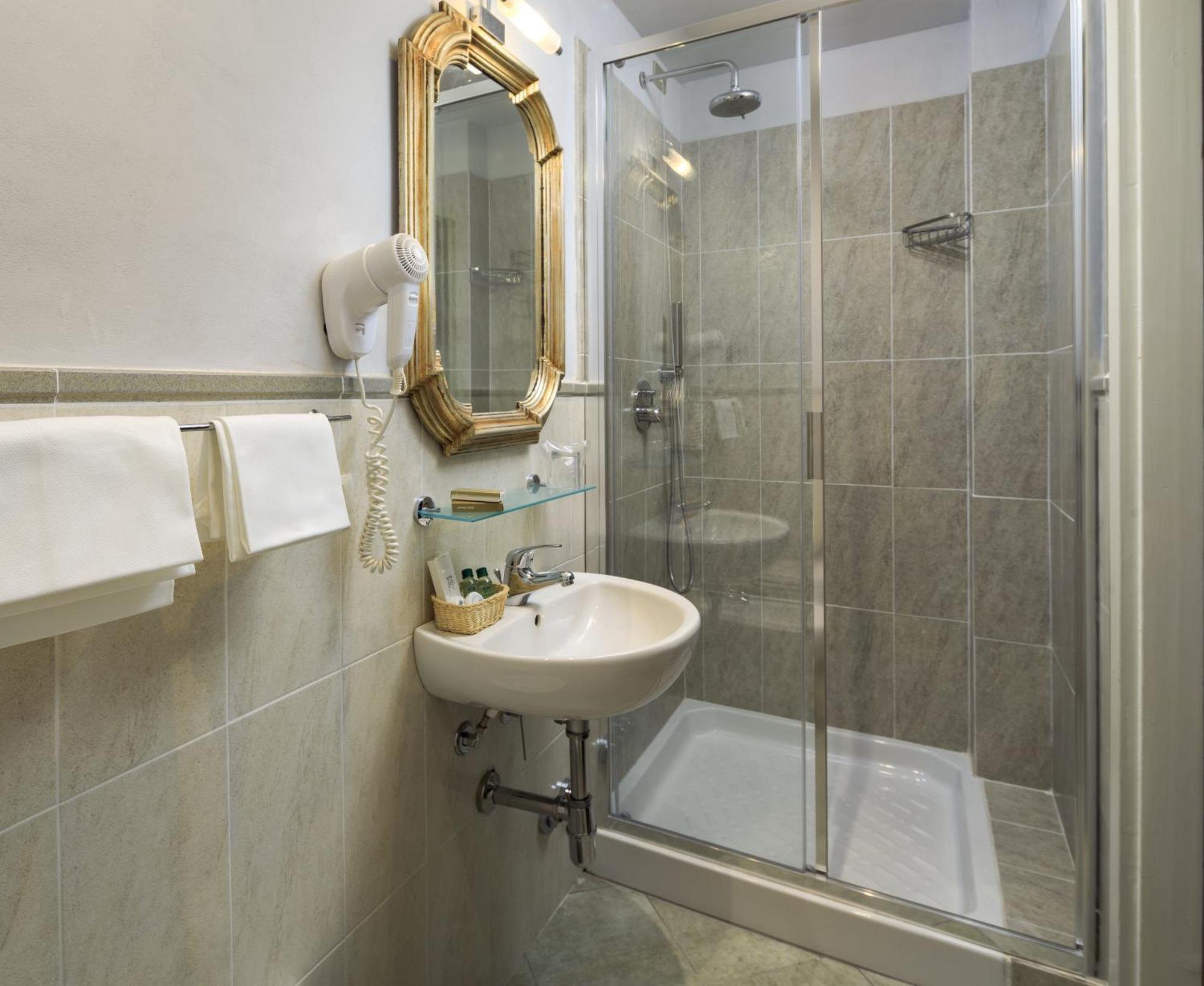 Quarto Deluxe com Cama de Casal ou 2 de Solteiro